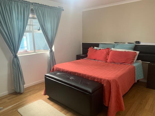 5 Bedroom Property for Sale in Kewtown Western Cape
